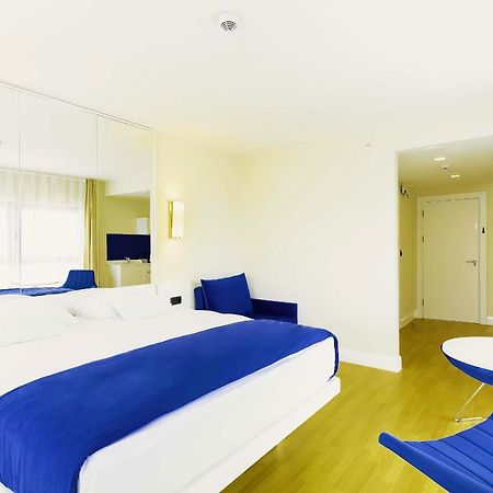 Black Sea Apartment In Orbi City Batumi Bagian luar foto