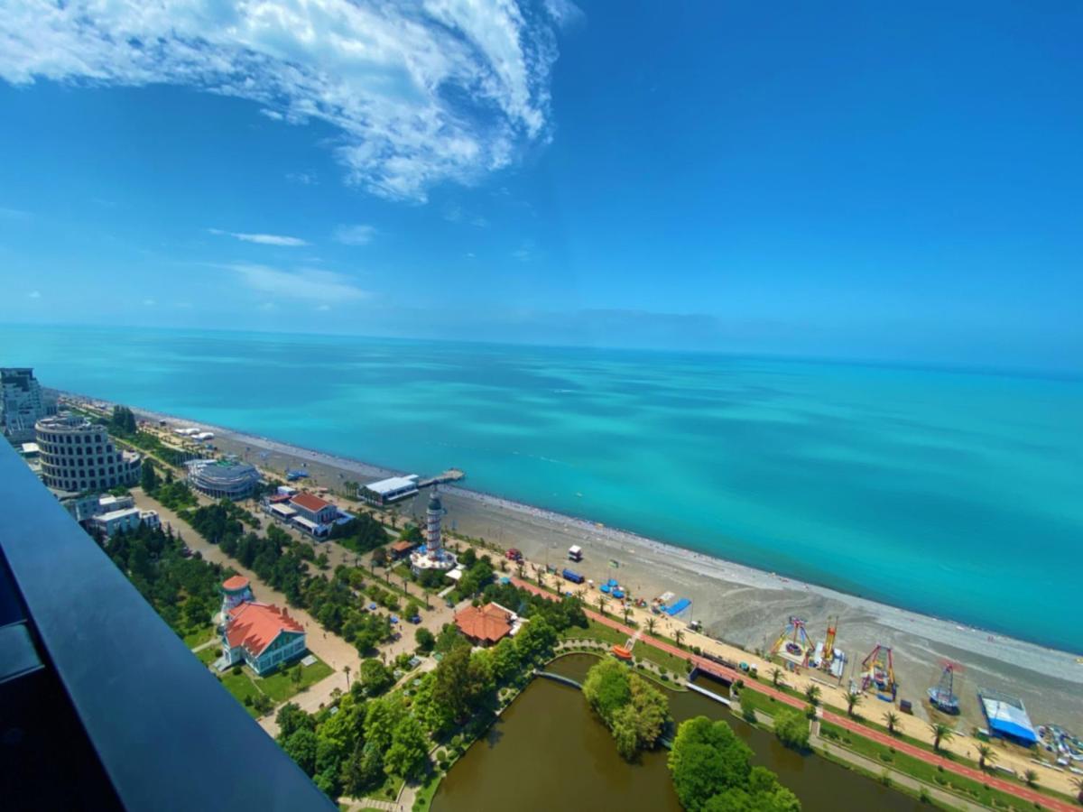 Black Sea Apartment In Orbi City Batumi Bagian luar foto