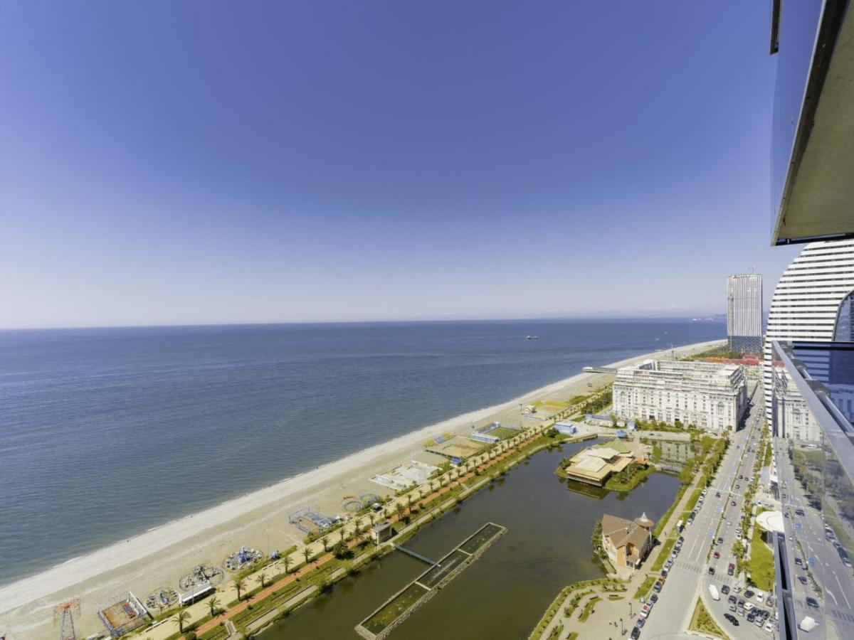 Black Sea Apartment In Orbi City Batumi Bagian luar foto