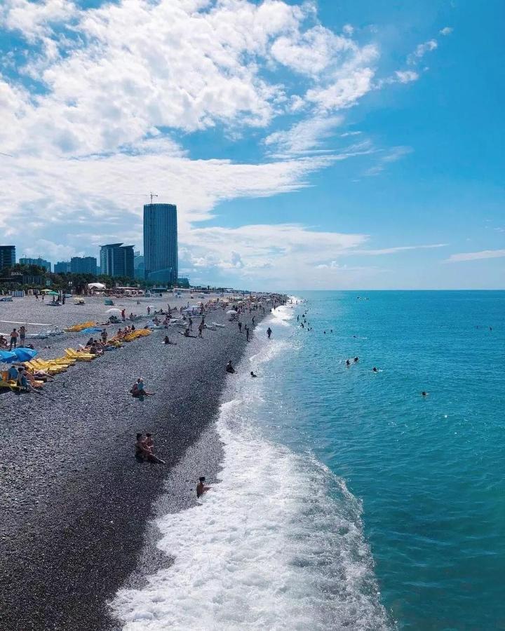 Black Sea Apartment In Orbi City Batumi Bagian luar foto