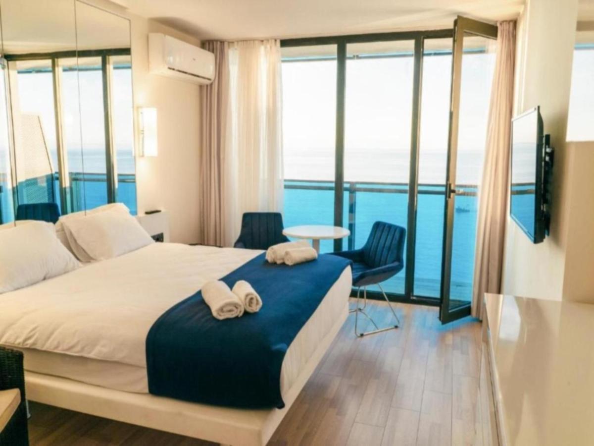 Black Sea Apartment In Orbi City Batumi Bagian luar foto