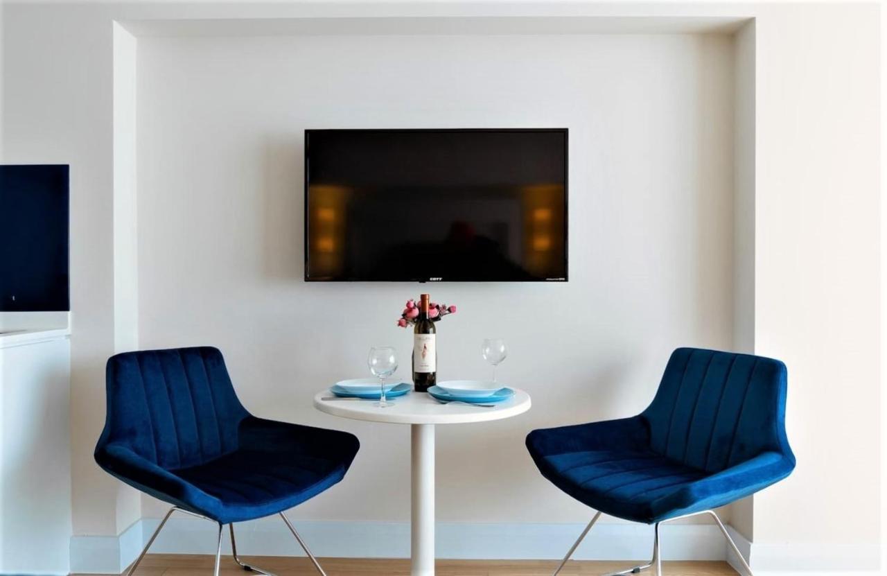 Black Sea Apartment In Orbi City Batumi Bagian luar foto