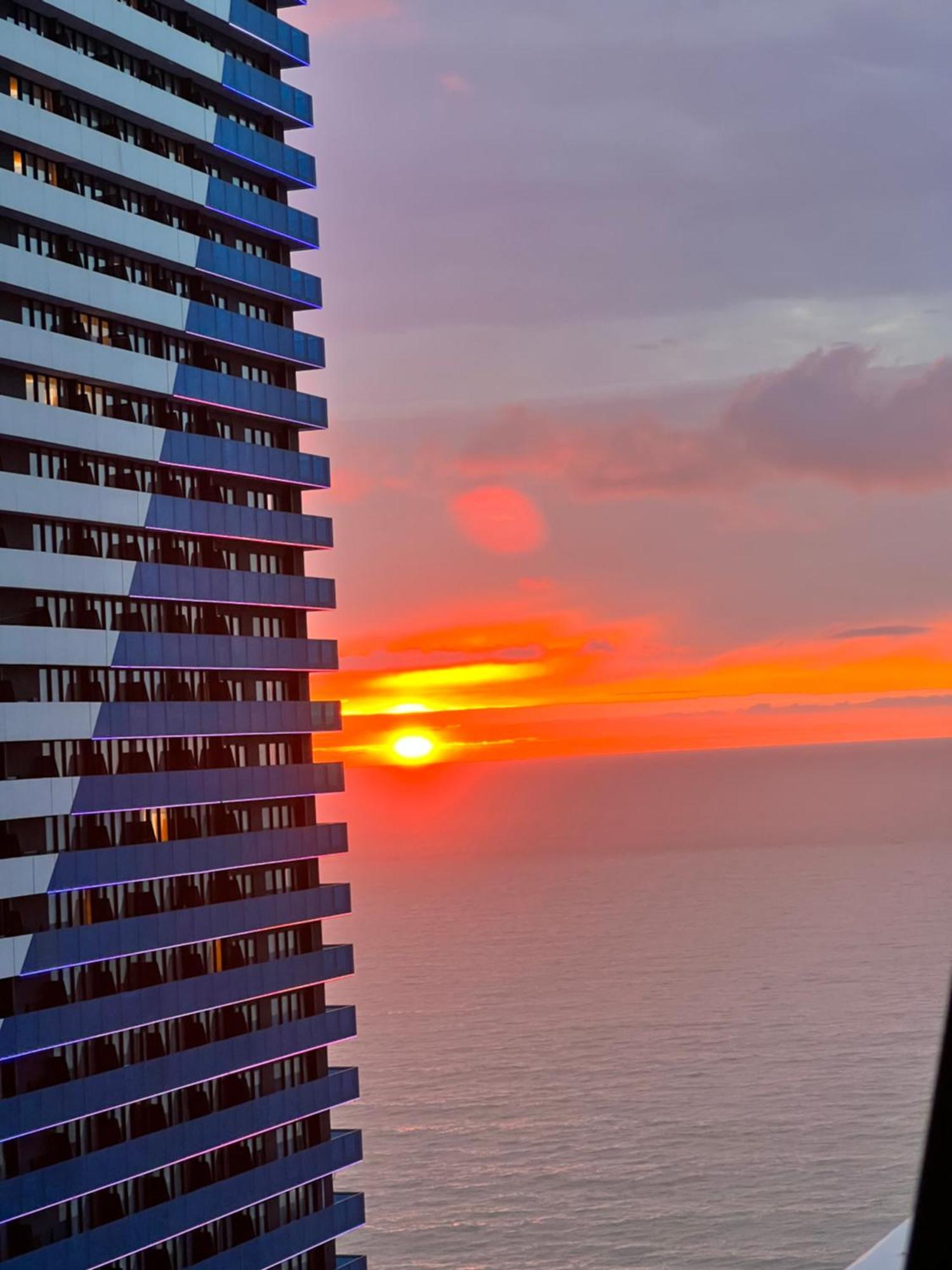 Black Sea Apartment In Orbi City Batumi Bagian luar foto
